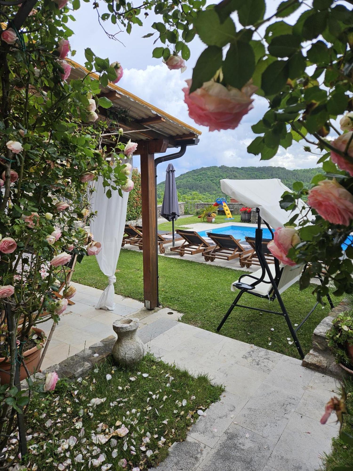 Villa Letizia Oprtalj Exterior photo